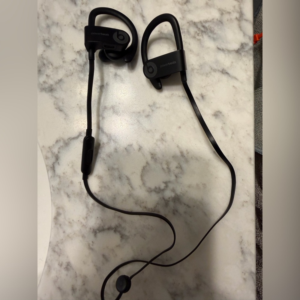 Beats by Dre Black Wireless Headphones